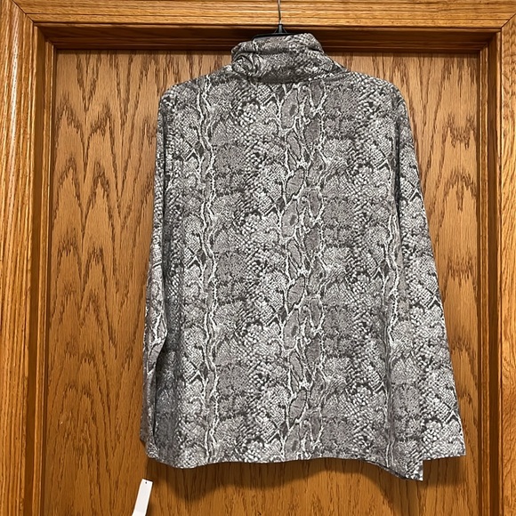 Talbots Tee snake skin print 2X NWT - Picture 5 of 6